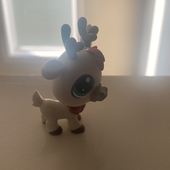 littlest pet shop ( reindeer) - Picture 4 of 5
